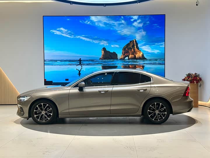 Фото 3 - Volvo S60