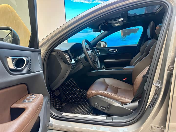 Фото 6 - Volvo S60