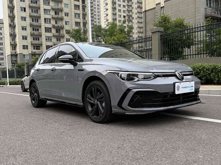 Фото 2 - Volkswagen Golf