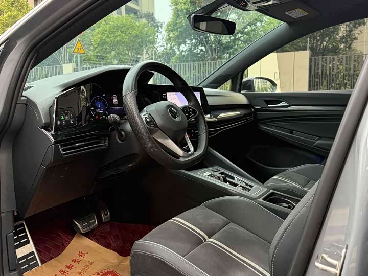 Фото 4 - Volkswagen Golf