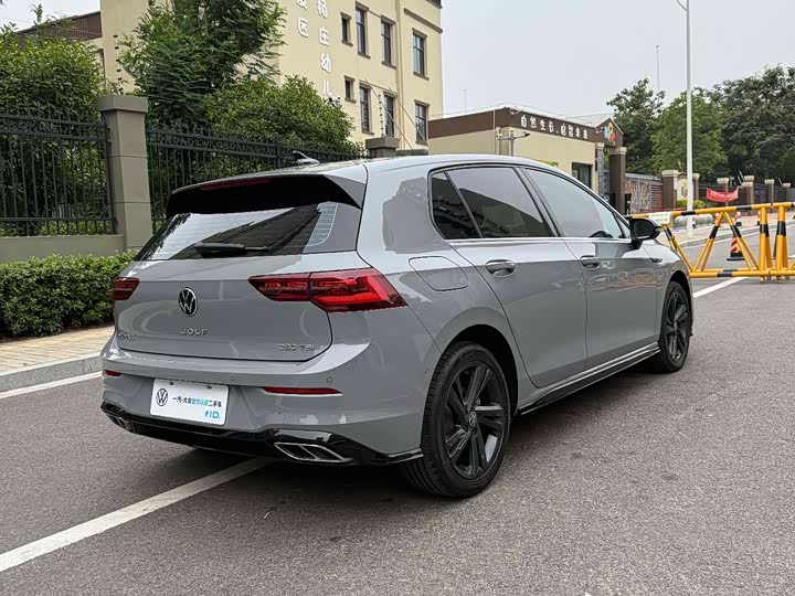 Фото 7 - Volkswagen Golf