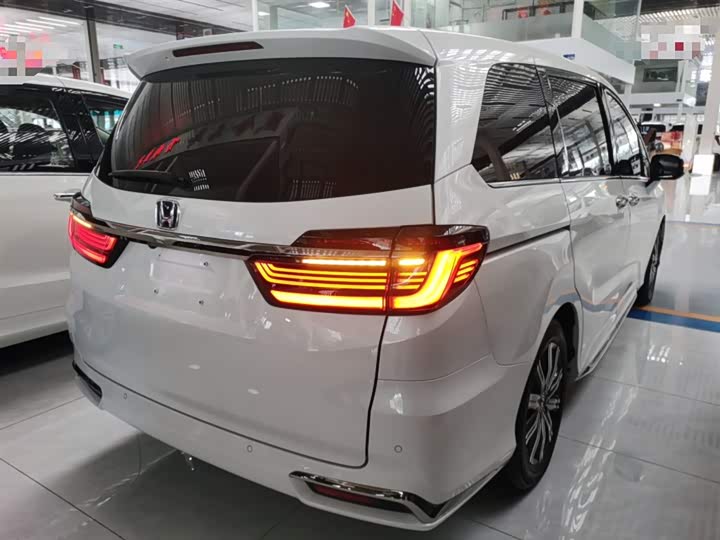 Фото 7 - Honda Odyssey