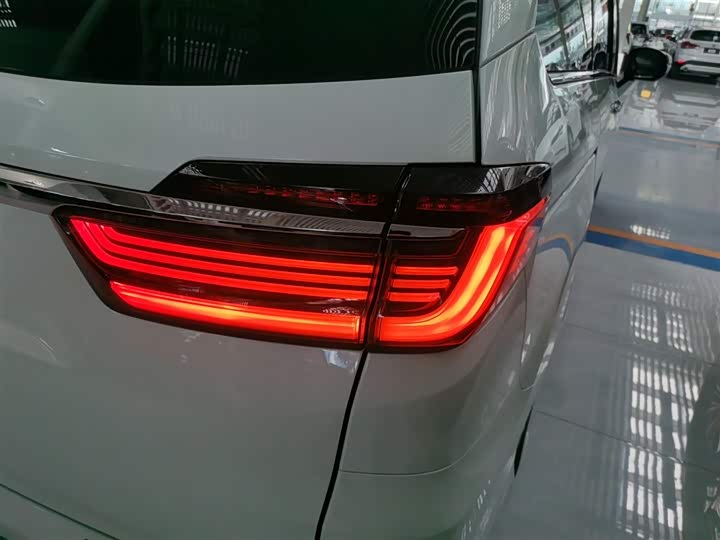 Фото 8 - Honda Odyssey