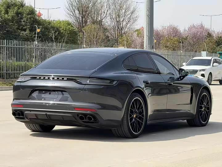 Фото 8 - Porsche Panamera