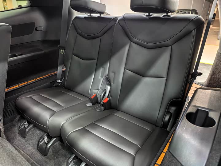 Фото 14 - Cadillac XT6