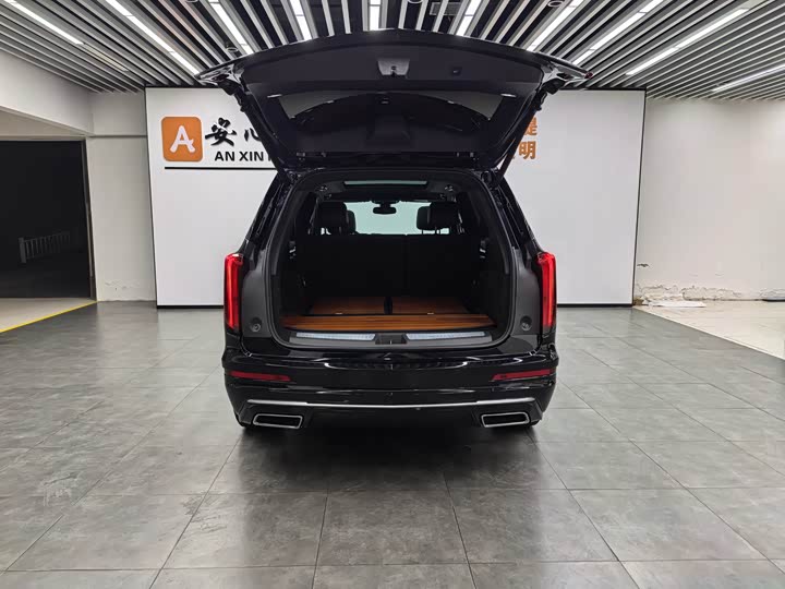 Фото 5 - Cadillac XT6