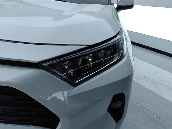 Фото 5 - Toyota RAV4