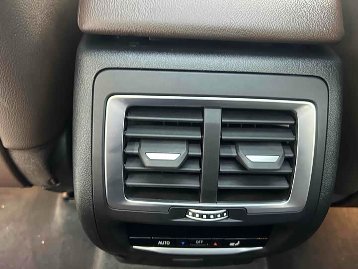 Фото 14 - BMW iX3