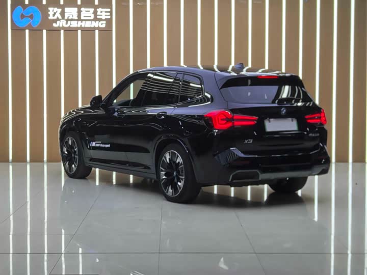 Фото 23 - BMW iX3