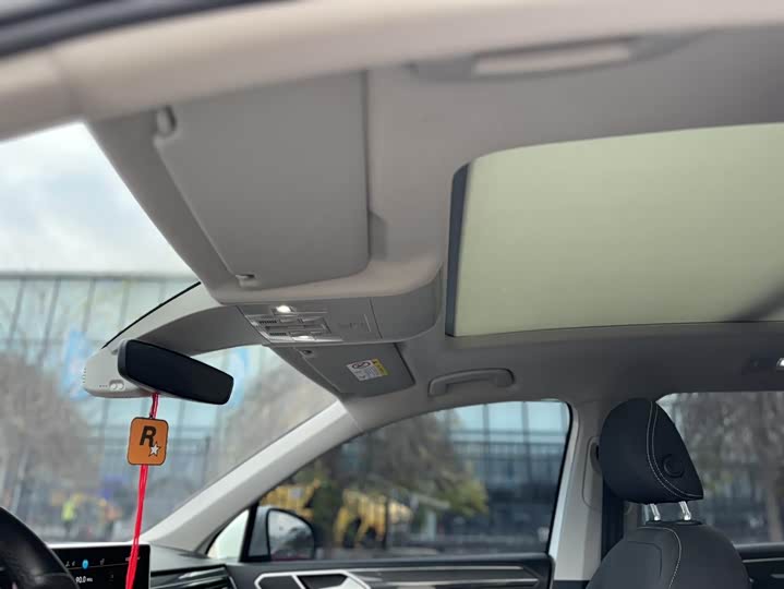 Фото 15 - Volkswagen Tiguan L Pro