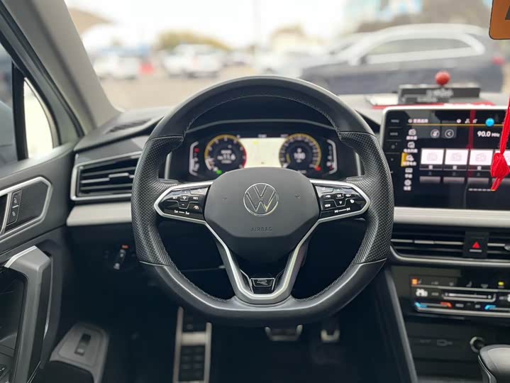 Фото 16 - Volkswagen Tiguan L Pro