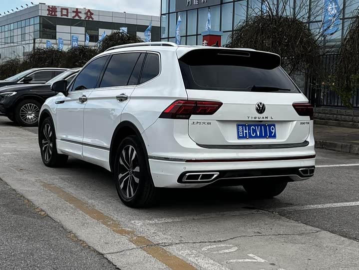 Фото 4 - Volkswagen Tiguan L Pro