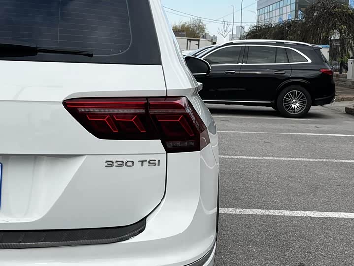 Фото 9 - Volkswagen Tiguan L Pro