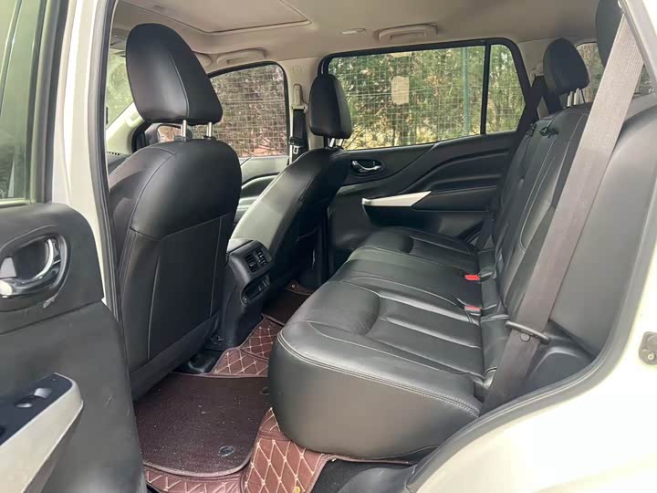 Фото 10 - Nissan Terra