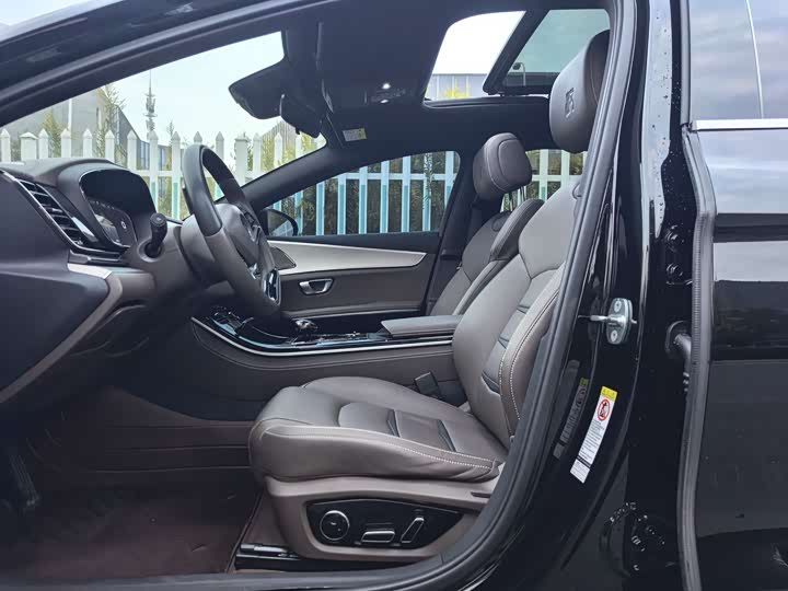 Фото 8 - BYD Han