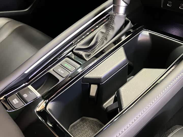 Фото 11 - Honda Accord