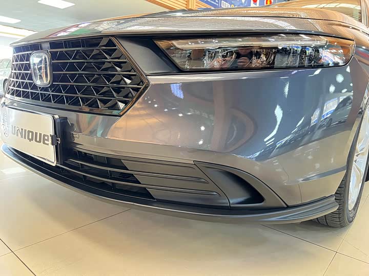 Фото 17 - Honda Accord