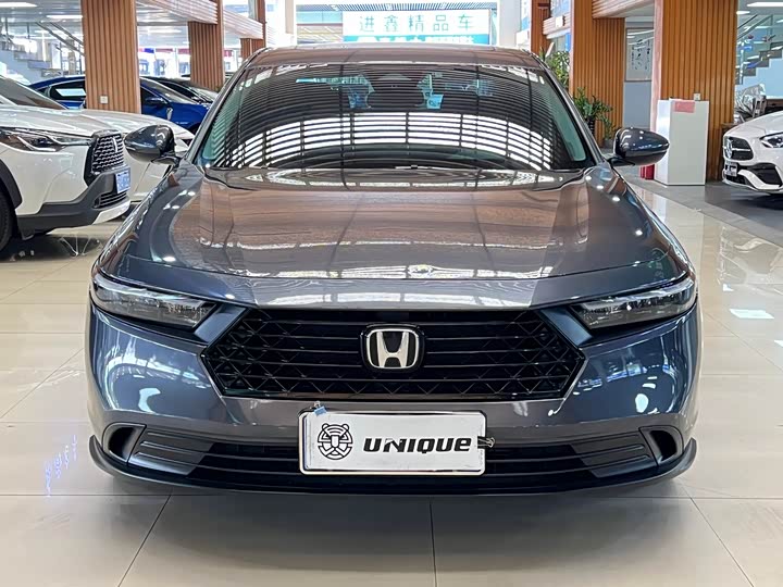 Фото 2 - Honda Accord