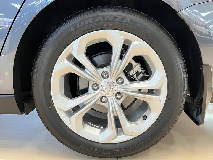 Фото 22 - Honda Accord