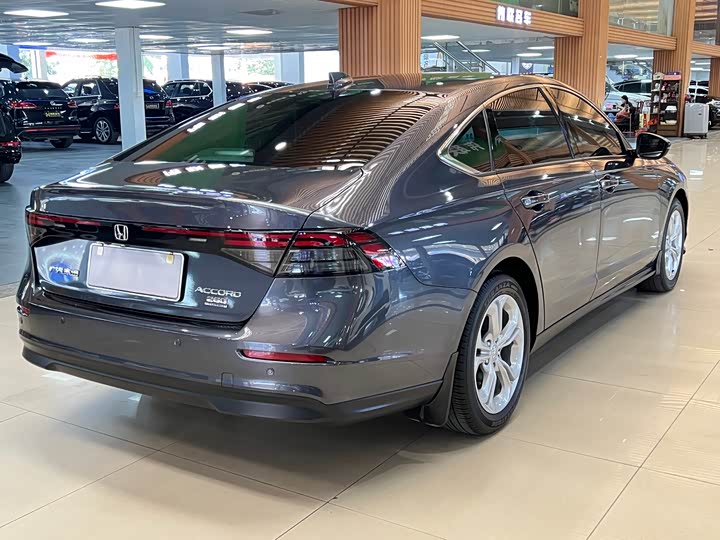 Фото 23 - Honda Accord