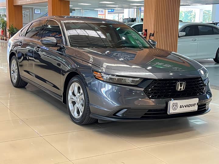 Фото 3 - Honda Accord