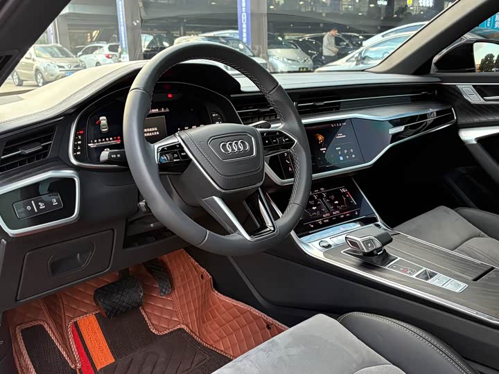 Фото 10 - Audi A6L