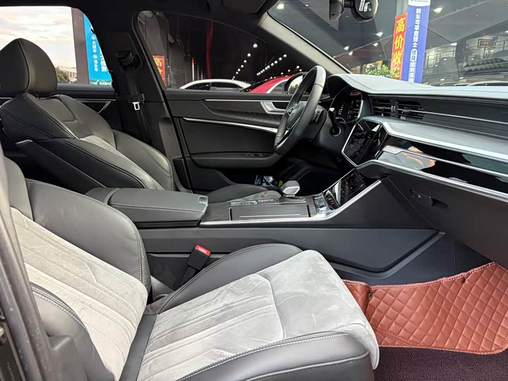 Фото 12 - Audi A6L