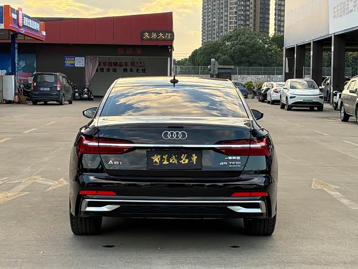 Фото 21 - Audi A6L