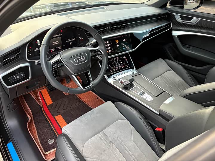 Фото 9 - Audi A6L