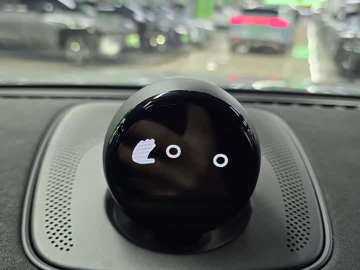 Фото 13 - Nio EC6