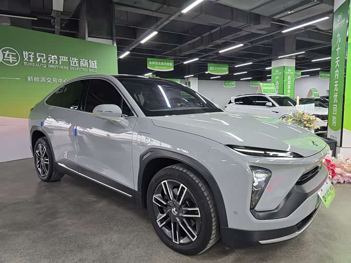 Фото 3 - Nio EC6