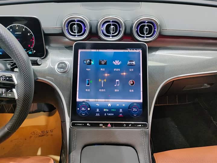 Фото 13 - Mercedes-Benz C-Class