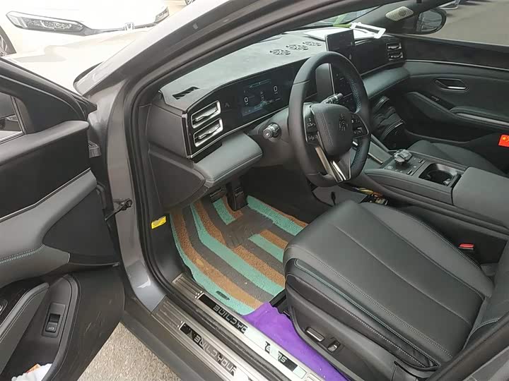 Фото 16 - BYD Qin L