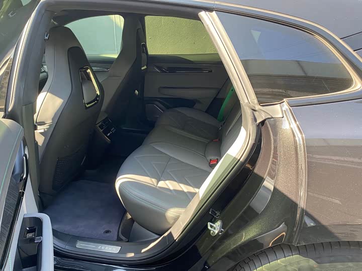 Фото 5 - Zeekr 001