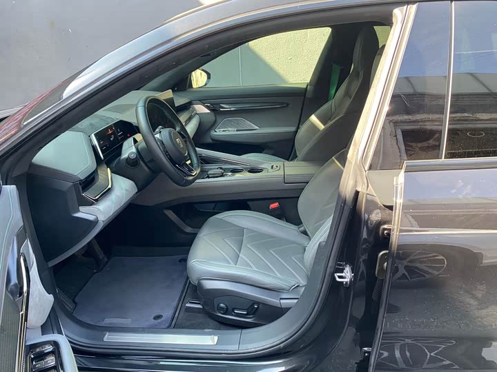 Фото 6 - Zeekr 001