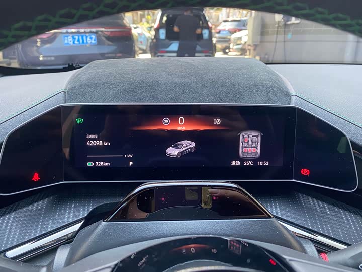 Фото 9 - Zeekr 001