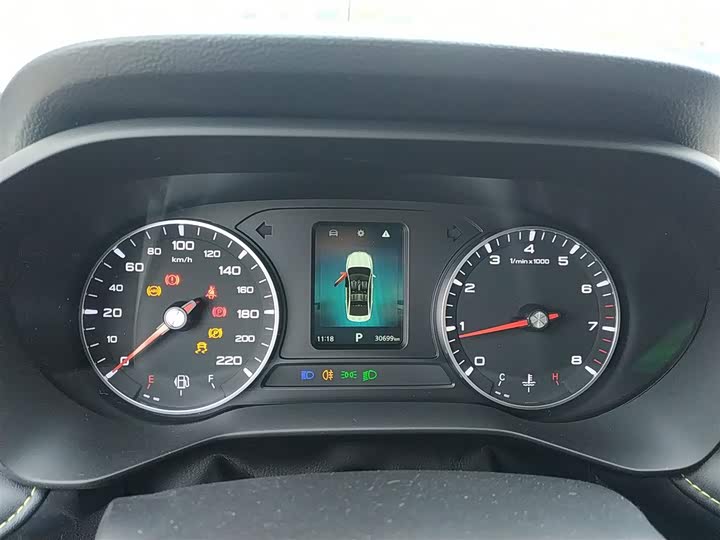 Фото 12 - Roewe i5