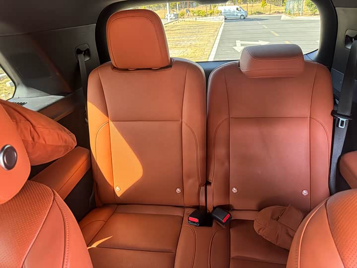 Фото 13 - LiXiang L9