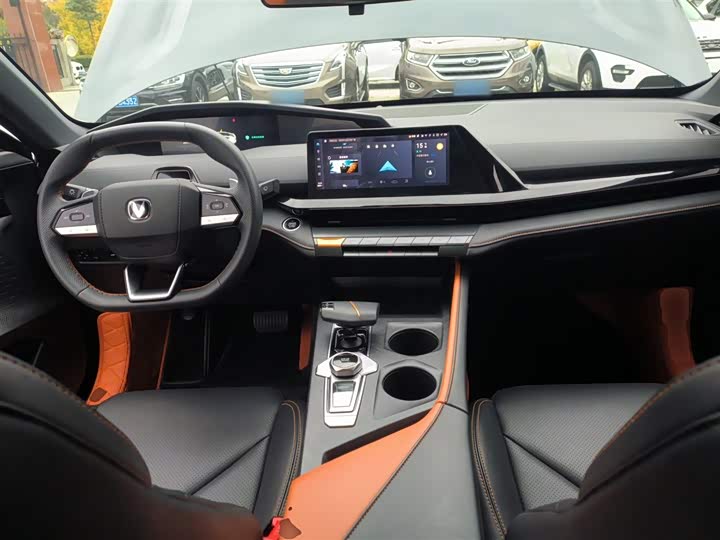 Фото 10 - Changan UNI-V