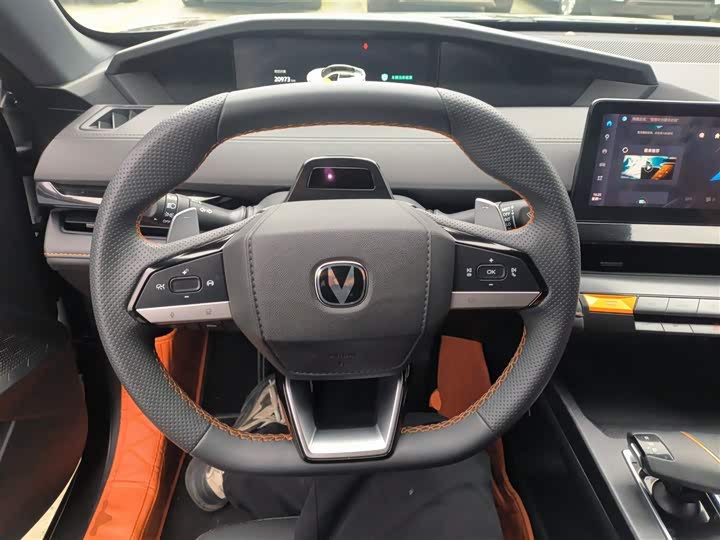 Фото 11 - Changan UNI-V