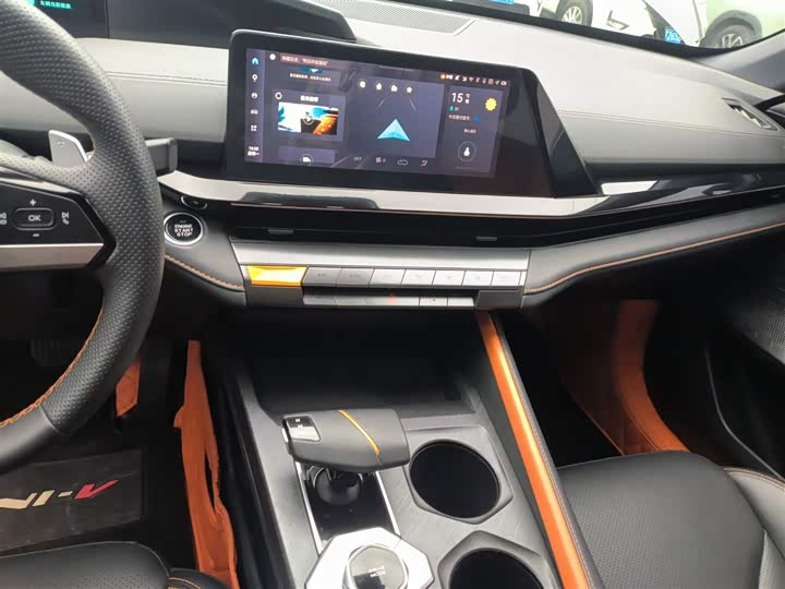 Фото 13 - Changan UNI-V