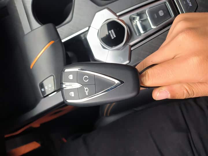 Фото 9 - Changan UNI-V