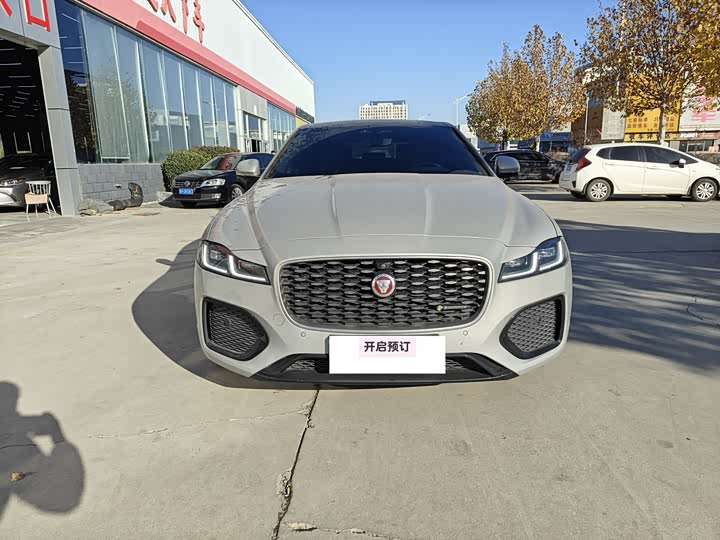 Фото 1 - Jaguar XF L