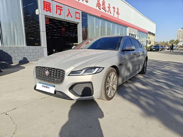 Фото 2 - Jaguar XF L