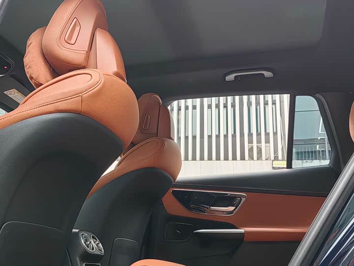 Фото 13 - Mercedes-Benz GLC-Class