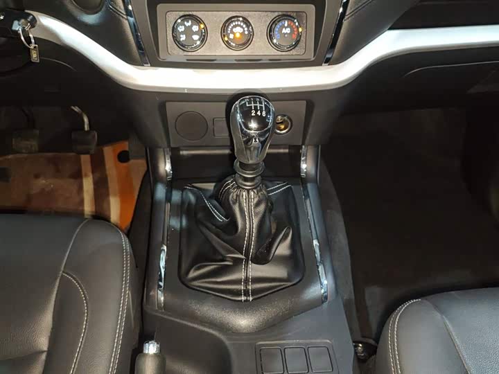 Фото 14 - Dongfeng Rich 6