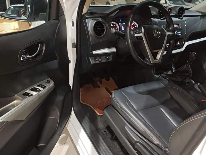 Фото 16 - Dongfeng Rich 6