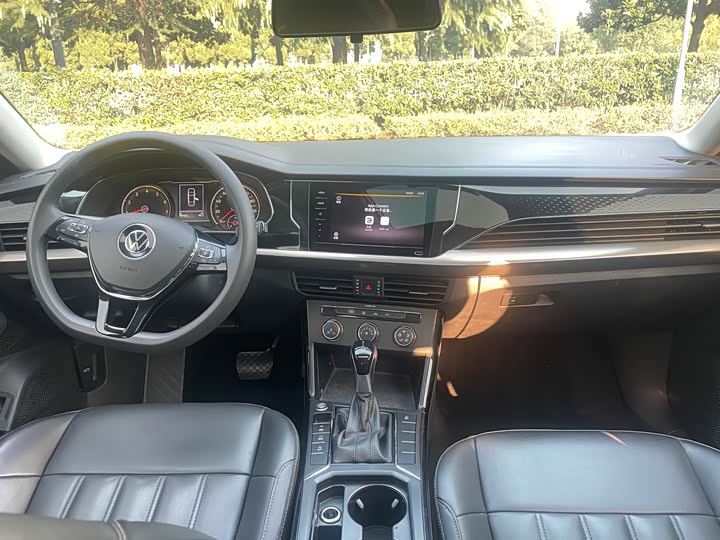 Фото 17 - Volkswagen Passat