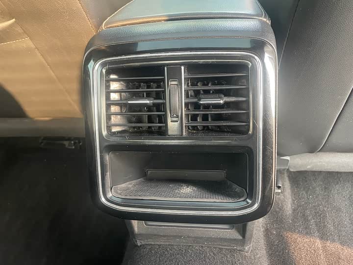 Фото 19 - Volkswagen Passat