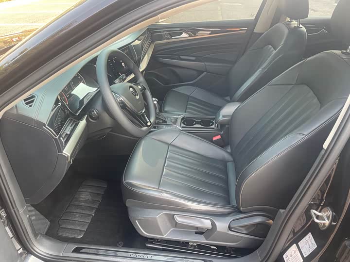 Фото 8 - Volkswagen Passat